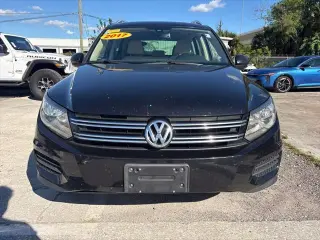 Volkswagen Tiguan 2017 AWD 2.0T Wolfsburg Edition 4Motion SUV de 4 puertas