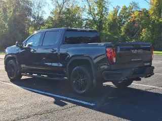 GMC Sierra 1500 2023 4x4 Elevation 4dr Crew Cab 5.8 ft. SB