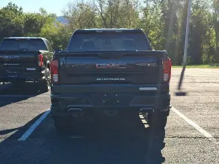 GMC Sierra 1500 2023 4x4 Elevation 4dr Crew Cab 5.8 ft. SB