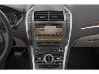 Sedán de 4 puertas Lincoln MKZ 2019 Reserve II