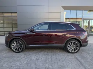 Lincoln Nautilus 2023 AWD Reserve 4dr SUV