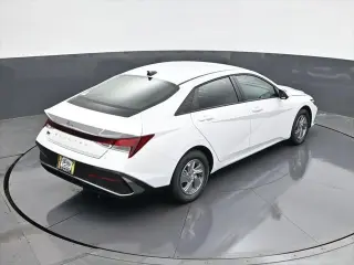 Hyundai ELANTRA 2026 SE 4dr Sedán