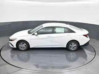 Hyundai ELANTRA 2026 SE 4dr Sedán