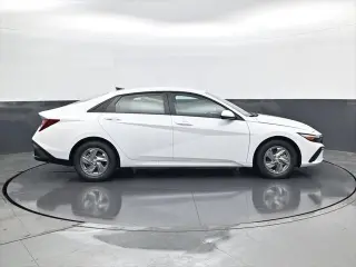 Hyundai ELANTRA 2026 SE 4dr Sedán