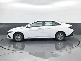 Hyundai ELANTRA 2026 SE 4dr Sedán