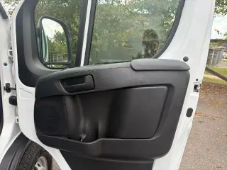 Ram ProMaster 2025 Tradesman 2500 136 WB 3dr Techo Bajo Furgón de Carga sin Asiento de Pasajero
