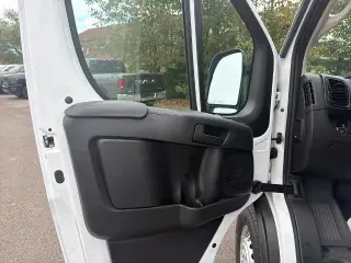 Ram ProMaster 2025 Tradesman 2500 136 WB 3dr Techo Bajo Furgón de Carga sin Asiento de Pasajero