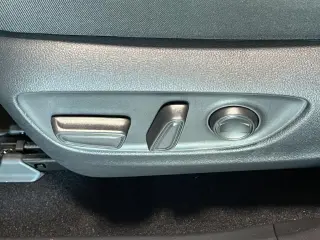 Toyota RAV4 Híbrido 2025 AWD XLE 4dr SUV
