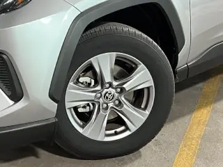 Toyota RAV4 Híbrido 2025 AWD XLE 4dr SUV