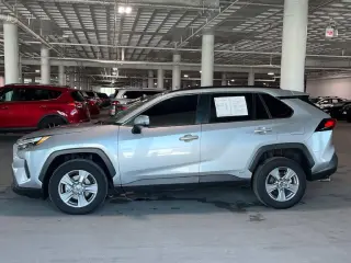 Toyota RAV4 Híbrido 2025 AWD XLE 4dr SUV