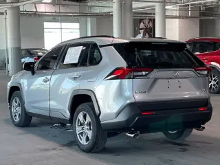 Toyota RAV4 Híbrido 2025 AWD XLE 4dr SUV