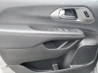 Chrysler Pacifica 2025 Select 4dr Minivan