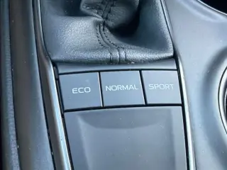 Toyota Camry 2024 SE 4dr Sedán
