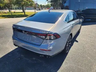 Honda Accord Hybrid 2024 Touring 4dr Sedán