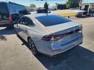 Honda Accord Hybrid 2024 Touring 4dr Sedán