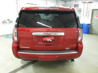 GMC Yukon 2015 4x4 Denali 4dr SUV