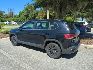 Volkswagen Taos 2024 S SUV de 4 puertas