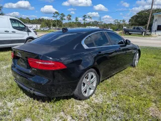 Jaguar XE 2017 25t Prestige 4dr Sedán