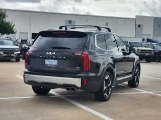 Kia Telluride 2023 AWD S 4dr SUV