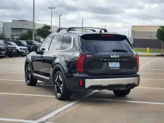 Kia Telluride 2023 AWD S 4dr SUV