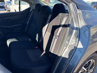 Nissan Sentra 2025 SV 4dr Sedán