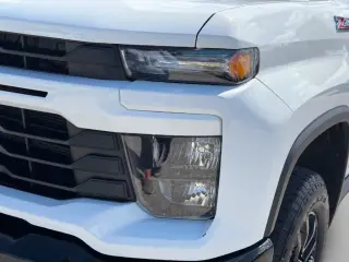 Chevrolet Silverado 2500HD 2025 4x4 Custom 4dr Crew Cab SB