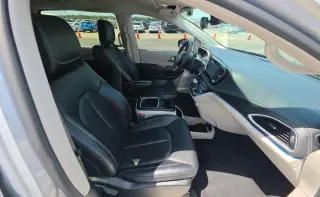 Chrysler Pacifica Híbrido Enchufable 2024 Select Van Familiar 4 puertas