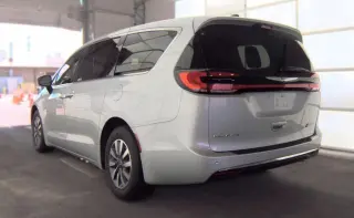 Chrysler Pacifica Híbrido Enchufable 2024 Select Van Familiar 4 puertas