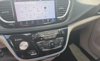 Chrysler Pacifica Híbrido Enchufable 2024 Select Van Familiar 4 puertas