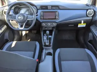 Nissan Versa 2025 SV 4dr Sedán
