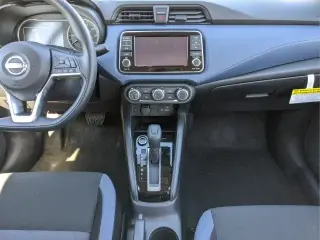 Nissan Versa 2025 SV 4dr Sedán