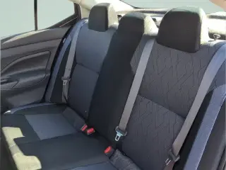 Nissan Versa 2025 SV 4dr Sedán
