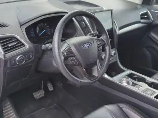 Ford Edge 2022 AWD Titanium 4dr Crossover