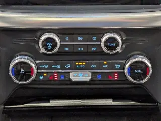Ford F-150 2022 4x4 Lariat 4dr SuperCrew 5.5 ft. SB