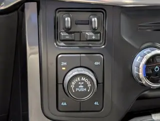 Ford F-150 2022 4x4 Lariat 4dr SuperCrew 5.5 ft. SB