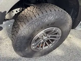 Ford F-150 2020 4x4 Raptor 4dr SuperCrew 5.5 ft. SB