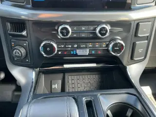 Ford F-150 2024 4x4 Lariat 4dr SuperCrew 5.5 ft. SB