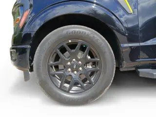 Ford F-150 2025 4x2 STX 4dr SuperCrew 5.5 ft. SB
