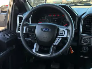 Ford F-150 2016 4x4 XLT 4dr SuperCrew 5.5 ft. SB