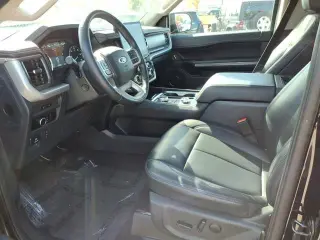 Ford Expedition 2023 4x4 XLT 4dr SUV
