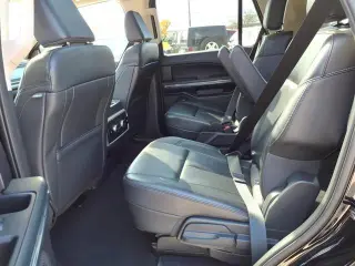 Ford Expedition 2023 4x4 XLT 4dr SUV