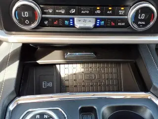 Ford Expedition 2023 4x4 XLT 4dr SUV