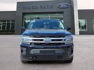 Ford Expedition 2023 4x4 XLT 4dr SUV