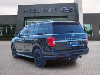 Ford Expedition 2023 4x4 XLT 4dr SUV