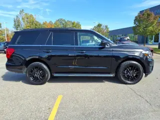 Ford Expedition 2023 4x4 XLT 4dr SUV