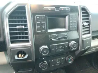 Ford F-150 2015 4x2 XLT 4dr SuperCrew 5.5 ft. SB