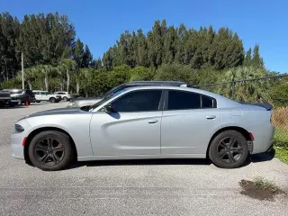 Dodge Charger 2023 SXT Sedán 4 puertas