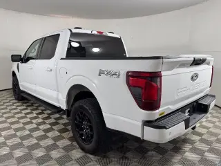 Ford F-150 2025 4x4 XLT 4 puertas SuperCrew 5.5 pies SB