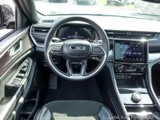 Jeep Grand Cherokee 2023 4x4 Laredo X 4dr SUV