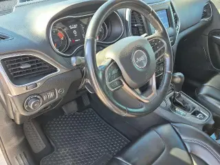 Jeep Cherokee 2019 4x4 Latitude Plus SUV de 4 puertas